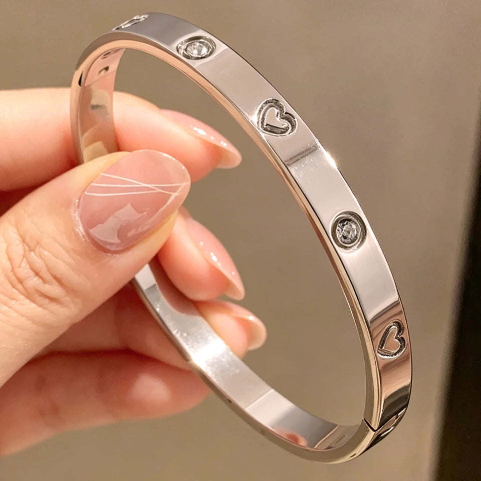 Heart Stainless Steel Bangle🖤
