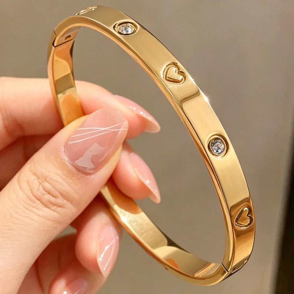 Heart Stainless Steel Bangle🖤